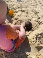 Load image into Gallery viewer, Qtoys - Coconut Sand Scoop