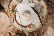 Load image into Gallery viewer, The Saltwater Collective -
Calendula Sphere Fizz Bomb