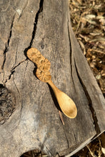 Load image into Gallery viewer, Papoose - Flower Spoon Triple Flower