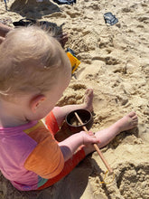 Load image into Gallery viewer, Qtoys - Coconut Sand Scoop