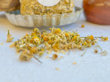 Load image into Gallery viewer, Botanicals- Organic Chamomile Petal Confetti for Nature Play 8grams