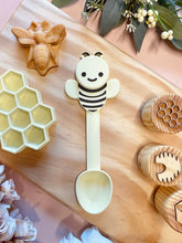 Load image into Gallery viewer, Beadie Bug Play - Bee Bio Spoon