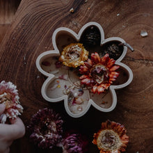 Load image into Gallery viewer, Kinfolk Pantry - Flower Eco Mould