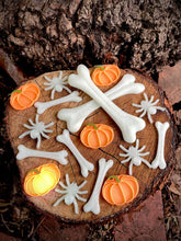 Load image into Gallery viewer, Beadie Bug Play - Luminous Pumpkins (bag of 10)