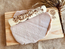 Load image into Gallery viewer, Beadie Bug Play - Wooden Engraved Roller - Bee-Lovers -DISCONTINUED