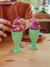 Load image into Gallery viewer, Beadie Bug Play - Ice-cream Shop Single Scoop Kit with Mint Sundae Cups