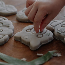 Load image into Gallery viewer, Kinfolk Pantry - Aussie Animal Face Playdough Eco Cutter Set '
