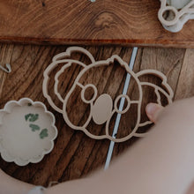 Load image into Gallery viewer, Kinfolk Pantry - Aussie Animal Face Playdough Eco Cutter Set '