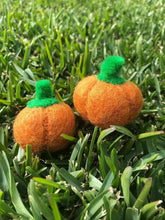 Load image into Gallery viewer, Felt Pumpkin