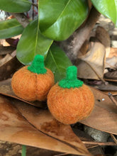 Load image into Gallery viewer, Felt Pumpkin