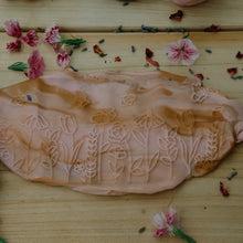 Load image into Gallery viewer, Kinfolk Pantry - Flower Dough Eco Roller