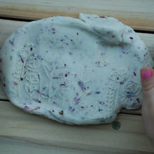 Load image into Gallery viewer, Kinfolk Pantry - Flower Dough Eco Roller