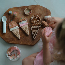 Load image into Gallery viewer, Kinfolk Pantry - Ice Cream Eco Cutter Set