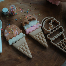 Load image into Gallery viewer, Kinfolk Pantry - Ice Cream Eco Cutter Set