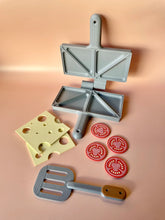 Load image into Gallery viewer, Beadie Bug Play - Eco Toasted Sandwich Kit