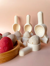 Load image into Gallery viewer, Beadie Bug Play - Eco Egg Press - Polka Dots