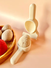 Load image into Gallery viewer, Beadie Bug Play - Eco Egg Press - Flowers