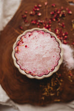 Load image into Gallery viewer, The Saltwater Collective - Jellyfish Bloom Saltwater Fizz - Medium potion bubbles