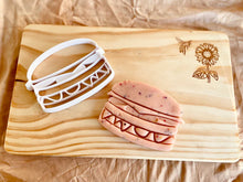 Load image into Gallery viewer, Beadie Bug Play - Hamburger Bio Cutter