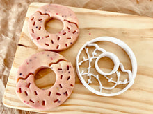 Load image into Gallery viewer, Beadie Bug Play - Donut Bio Cutter