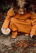 Load image into Gallery viewer, Kinfolk and Co. - Play Pie Eco Mould