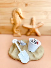 Load image into Gallery viewer, Beadie Bug Play - Bucket and Spade Set White