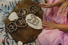 Load image into Gallery viewer, Kinfolk Pantry - Pet Friends Eco Cutter Set - 5 Animal Faces
