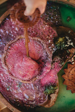 Load image into Gallery viewer, The Saltwater Collective - Anemone Saltwater Fizz - Medium potion bubbles
