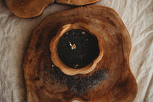 Load image into Gallery viewer, The Saltwater Collective - Midnight Zone Saltwater Fizz - Medium potion bubbles
