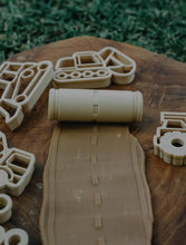 Load image into Gallery viewer, Kinfolk Pantry - Road Eco Roller
