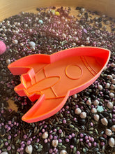 Load image into Gallery viewer, Bears Little Hands - Sensory Tray - Rocketship
