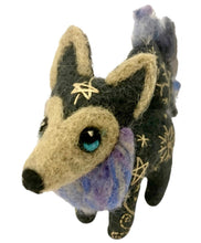 Load image into Gallery viewer, Papoose - Wolf Companion
