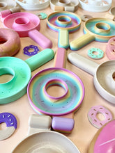 Load image into Gallery viewer, Beadie Bug Play - Eco Donut Press - Mint Icing
