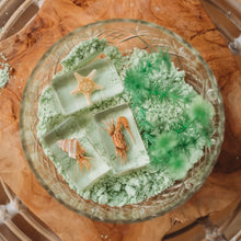 Load image into Gallery viewer, The Saltwater Collective  - Fizzy Moon Sand - Seaweed Green  (550ml tub its huge!)
