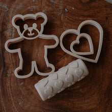 Load image into Gallery viewer, Kinfolk and Co. - Valentine Eco Cutter ™ Set
