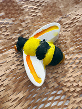 Load image into Gallery viewer, Jems Plaster Painting - Bumble Bee Plaster
