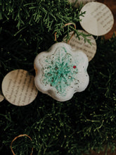 Load image into Gallery viewer, Wild Mountain Child - Snowflake PlayFizz Surprise Ornament set
