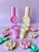 Load image into Gallery viewer, Beadie Bug Play - Flower Eco Press - Pink
