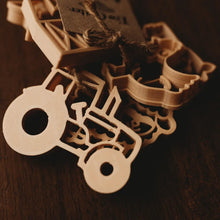 Load image into Gallery viewer, Kinfolk Pantry - Farm Eco Cutter Set
