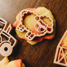 Load image into Gallery viewer, Kinfolk Pantry - Farm Eco Cutter Set
