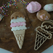 Load image into Gallery viewer, Kinfolk Pantry - Ice Cream Eco Cutter Set
