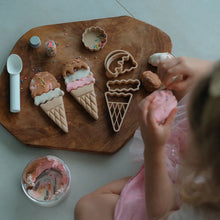 Load image into Gallery viewer, Kinfolk Pantry - Ice Cream Eco Cutter Set
