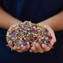 Load image into Gallery viewer, Gus + Mabel - Delightful Dried Flowers Flowering Confetti Small
