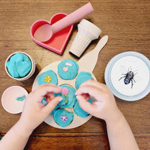 Load image into Gallery viewer, Little Explorer Eco Toys - Pancake Pan Play Tray - Faces to explore emotions and feelings - A mini pancake pan for Early Learning and Sensory Play
