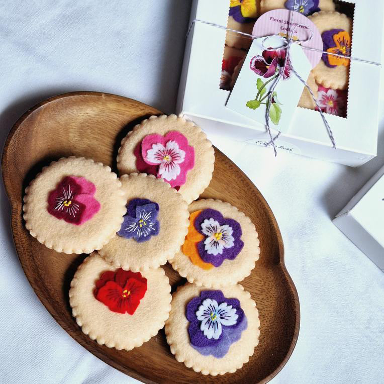 Felt So Real - Floral Shortbread Cookies 6 pieces