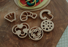 Load image into Gallery viewer, Kinfolk Pantry - Pizza Eco Cutter Set
