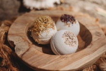 Load image into Gallery viewer, The Saltwater Collective - 
Calendula Sphere Fizz Bomb

