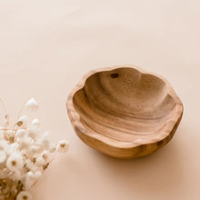 Load image into Gallery viewer, Qtoys - Flower Wooden Bowl
